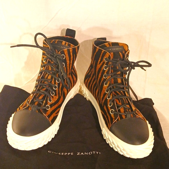 🔥 🔥 NWT Giuseppe Zanotti Mix Media  Booties/Sneaker - Picture 3 of 16